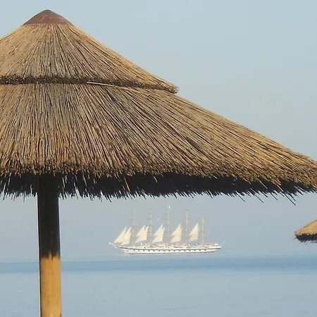 Bed & Breakfast La Finestra Sul Mare 3*