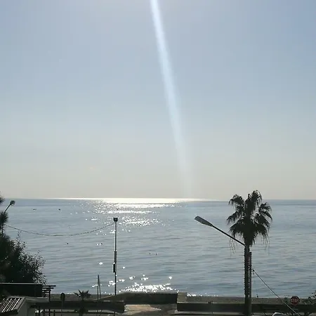 La Finestra Sul Mare Couette-café 3*